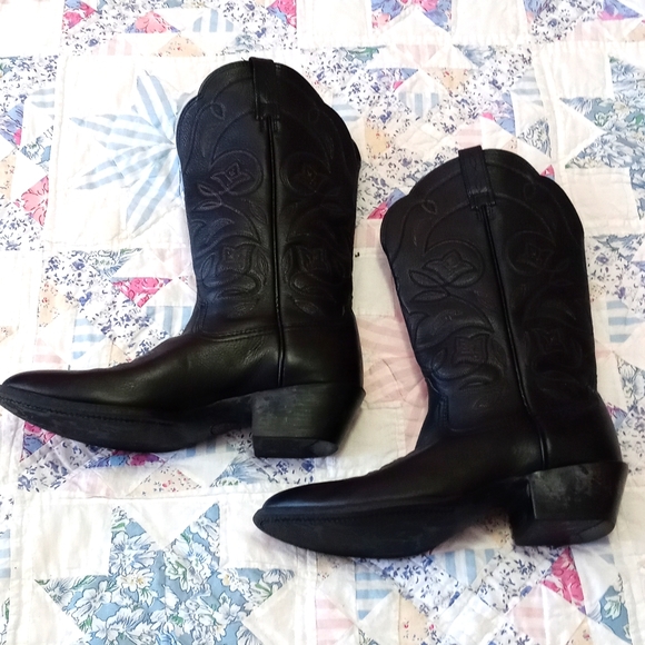 Ariat Other - Ariat Western Round Toe Cowboy Boots Size 9.5 Men's